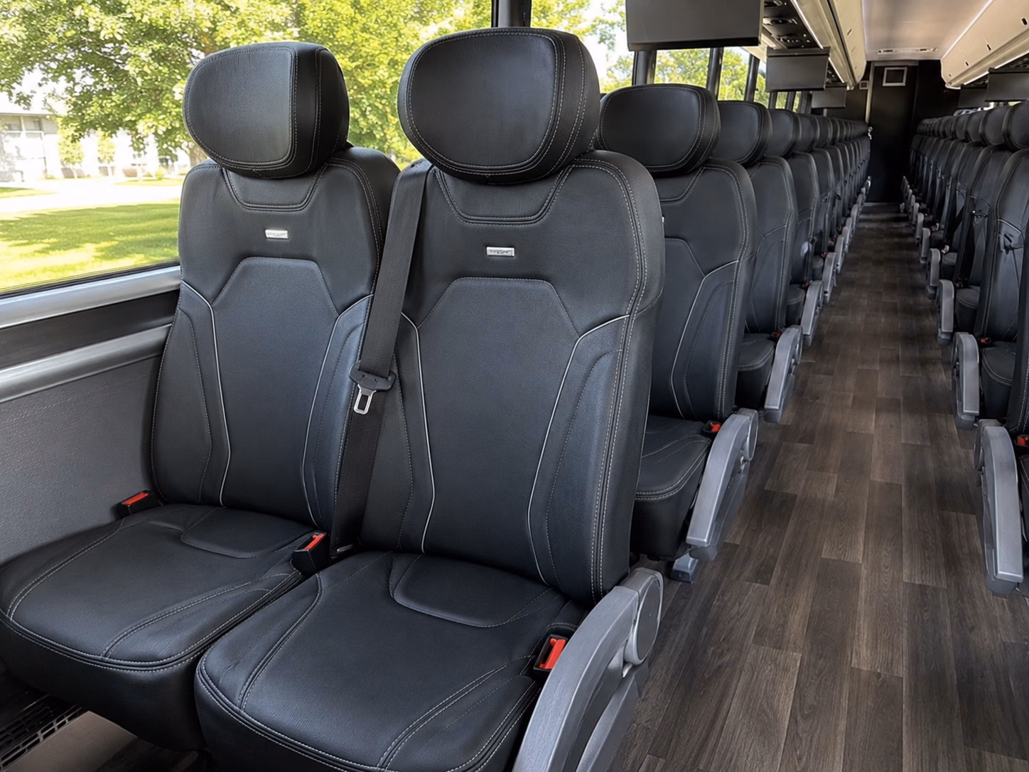 charter buses to temecula wine festivals at lake skinner